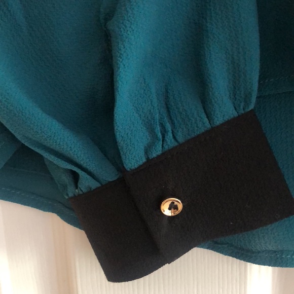 Hunter green ruffle blouse - Picture 6 of 6